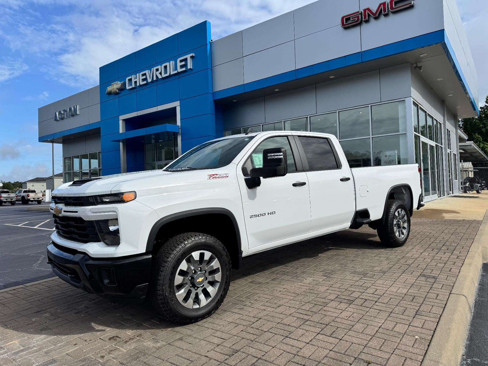 2026 Chevrolet Silverado HD Custom 4WD Crew Cab Standard Box's photo