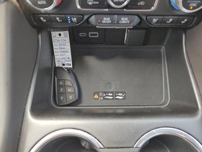 2023 GMC Yukon SLT