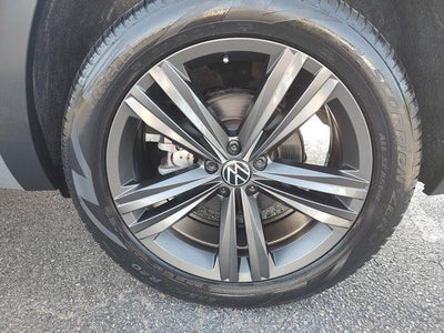 2021 Volkswagen Atlas Cross Sport 3.6L V6 SE w/Technology R-Line